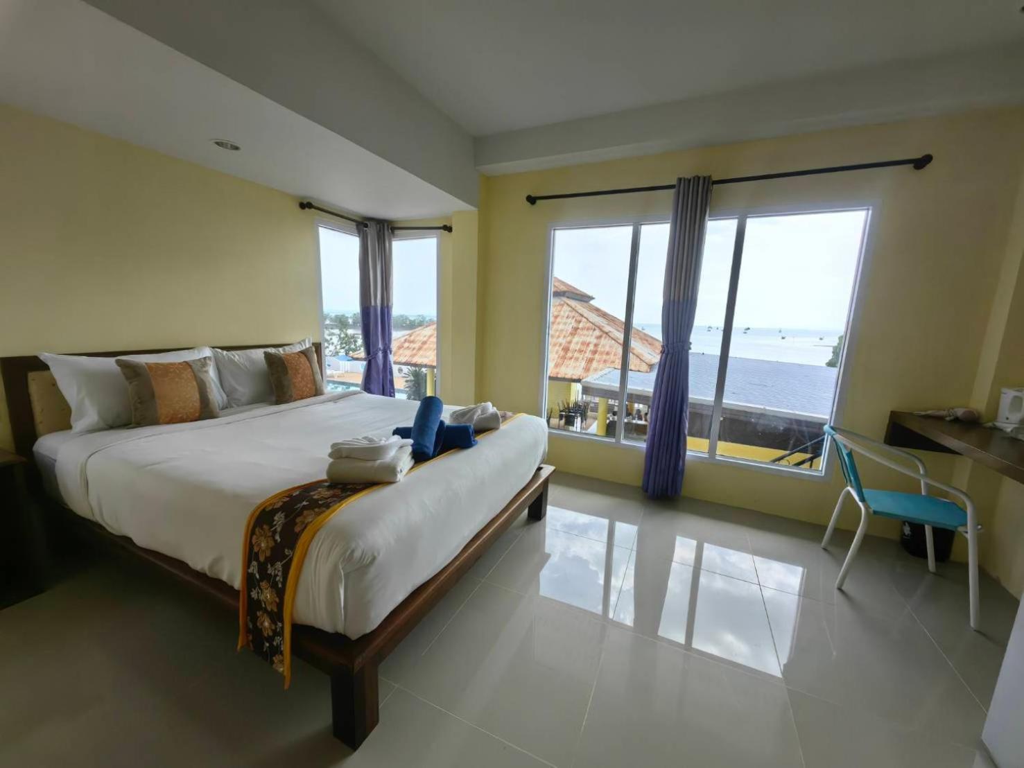 Hotel Chom By The Sea Ao Nam Mao Esterno foto