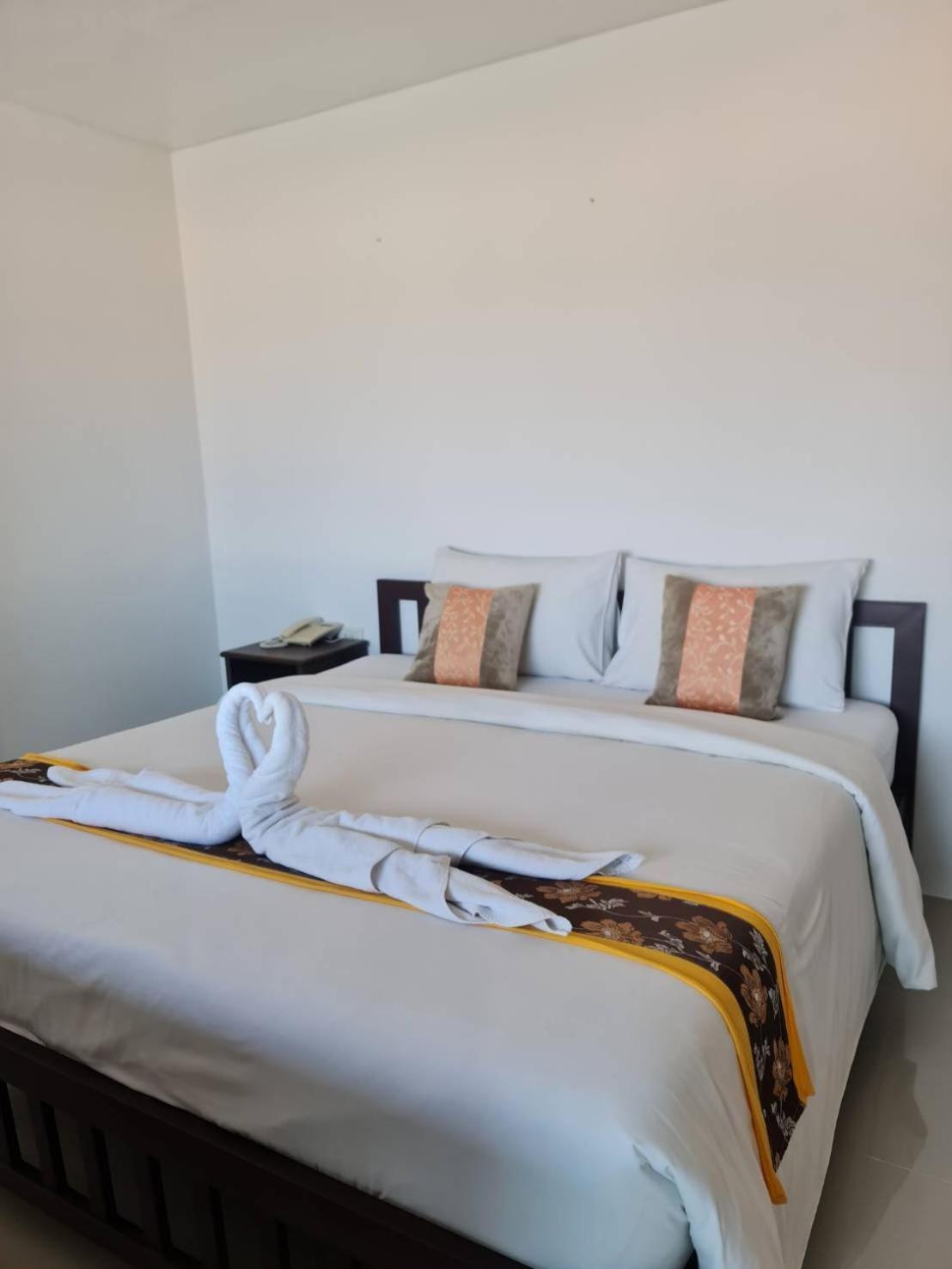 Hotel Chom By The Sea Ao Nam Mao Esterno foto