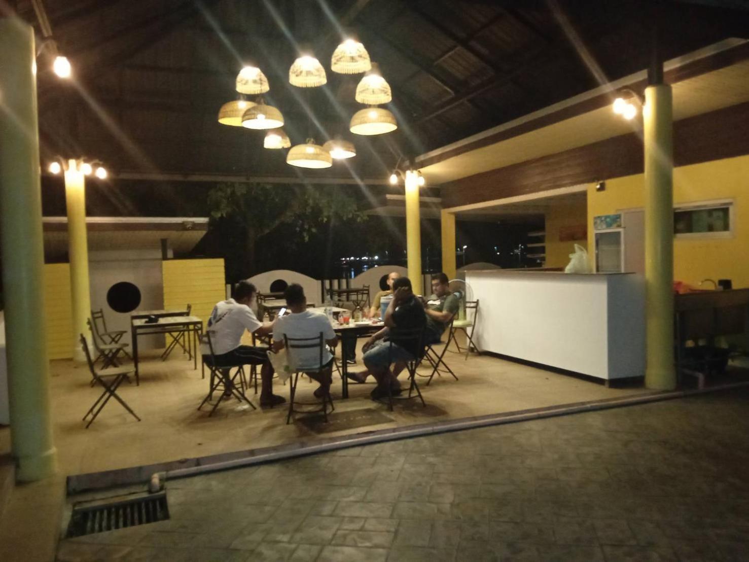 Hotel Chom By The Sea Ao Nam Mao Esterno foto