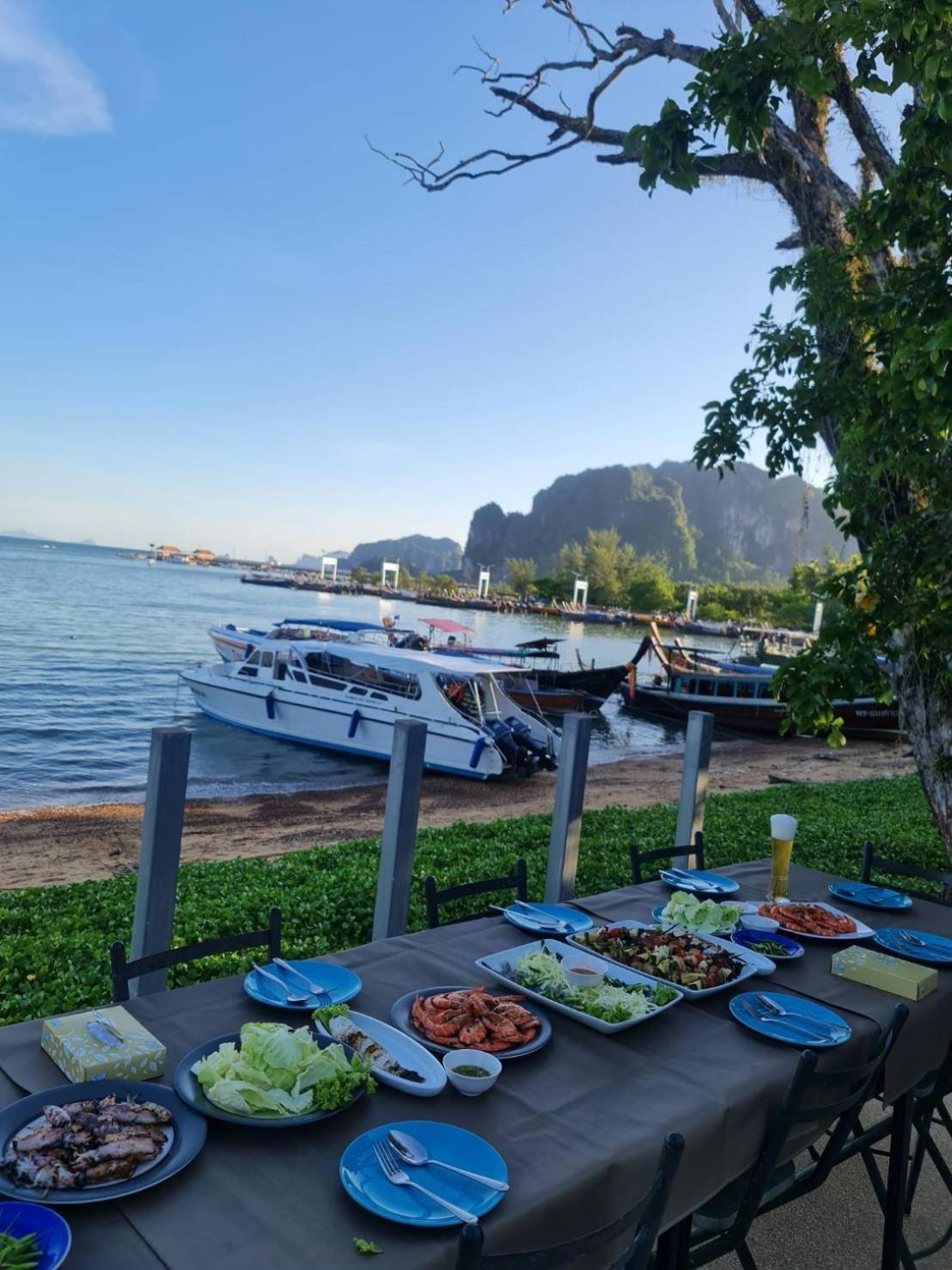 Hotel Chom By The Sea Ao Nam Mao Esterno foto