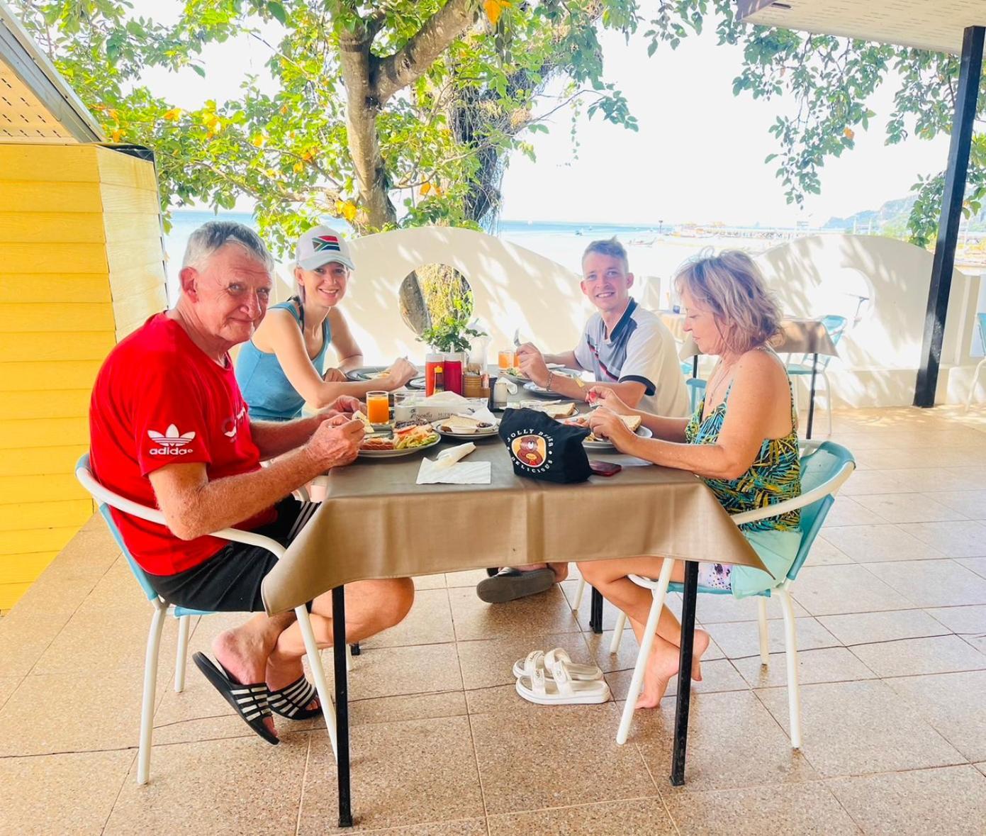 Hotel Chom By The Sea Ao Nam Mao Esterno foto